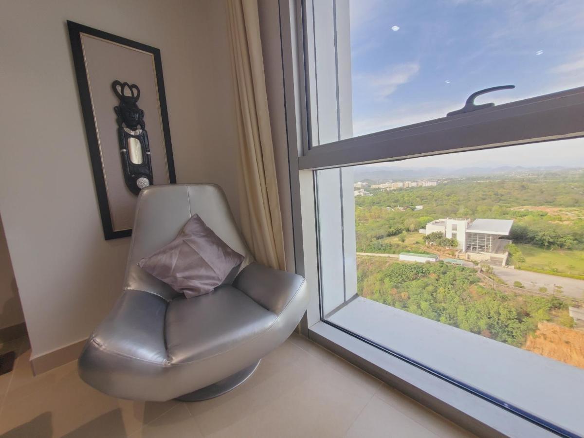 Serenity Suite - One Constitution Ave Islamabad Exterior foto
